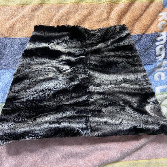 HELENE BERMAN Black Marble Infinity Neck Warmer - Picture 2 of 6